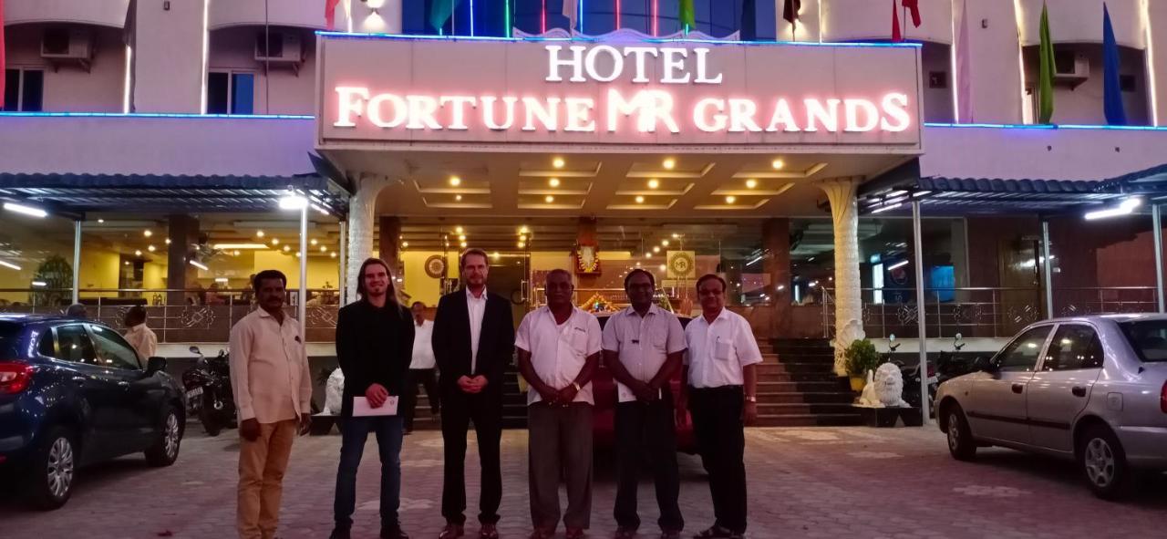 Hotel Fortune M R Grands Suluru Exterior photo